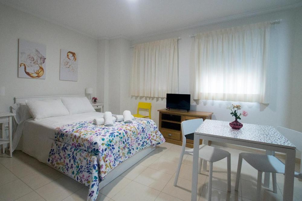 Apartamentos Amat - Only Adult - Playa El Bajondillo Torremolinos Exterior foto