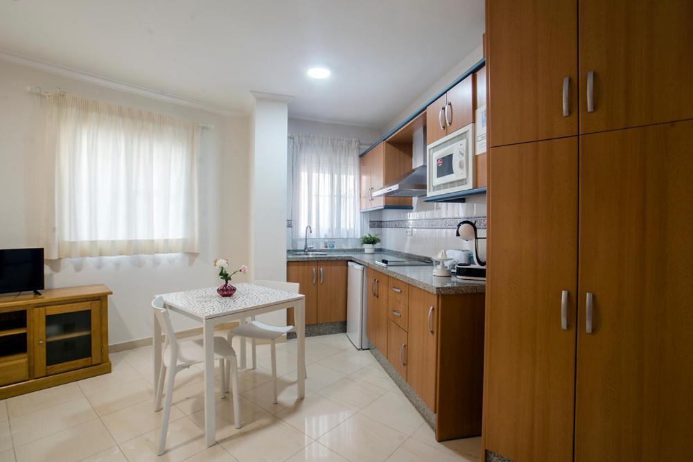 Apartamentos Amat - Only Adult - Playa El Bajondillo Torremolinos Exterior foto