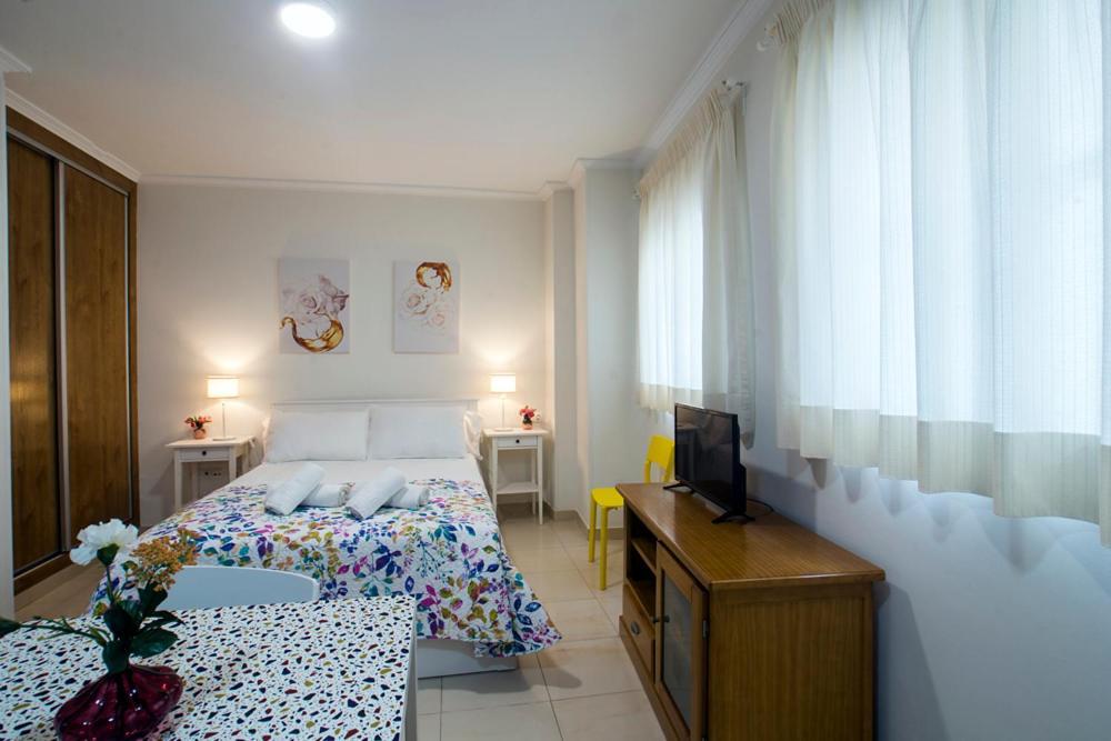 Apartamentos Amat - Only Adult - Playa El Bajondillo Torremolinos Exterior foto